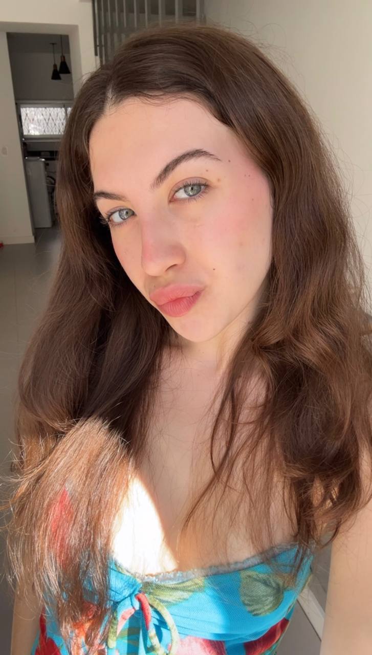 Nude girl Amber in Allahabad