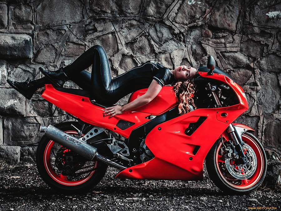 Beautiful girl Beautiful girls and motorcycles in Allahabad