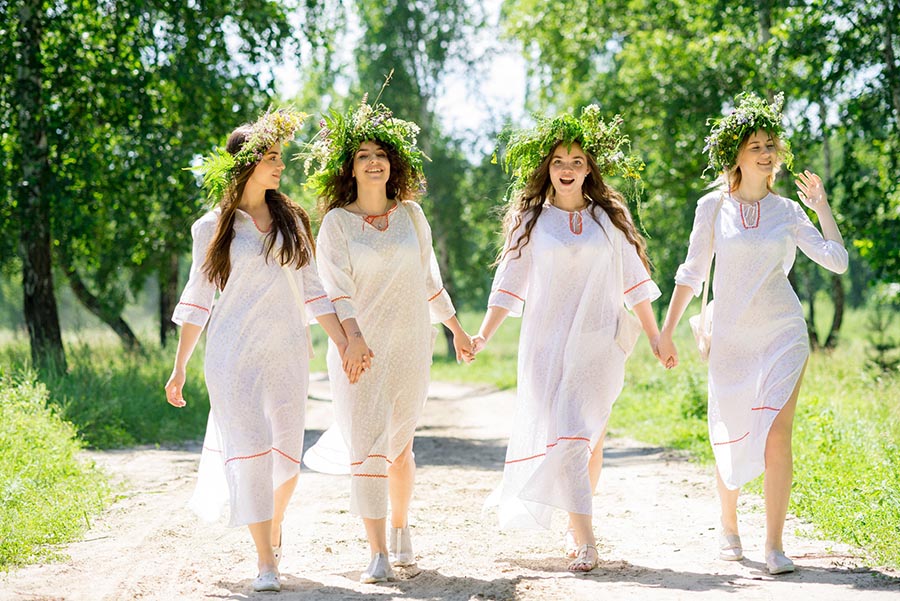 A cozy shot with Slavic girls — straight from Allahabad